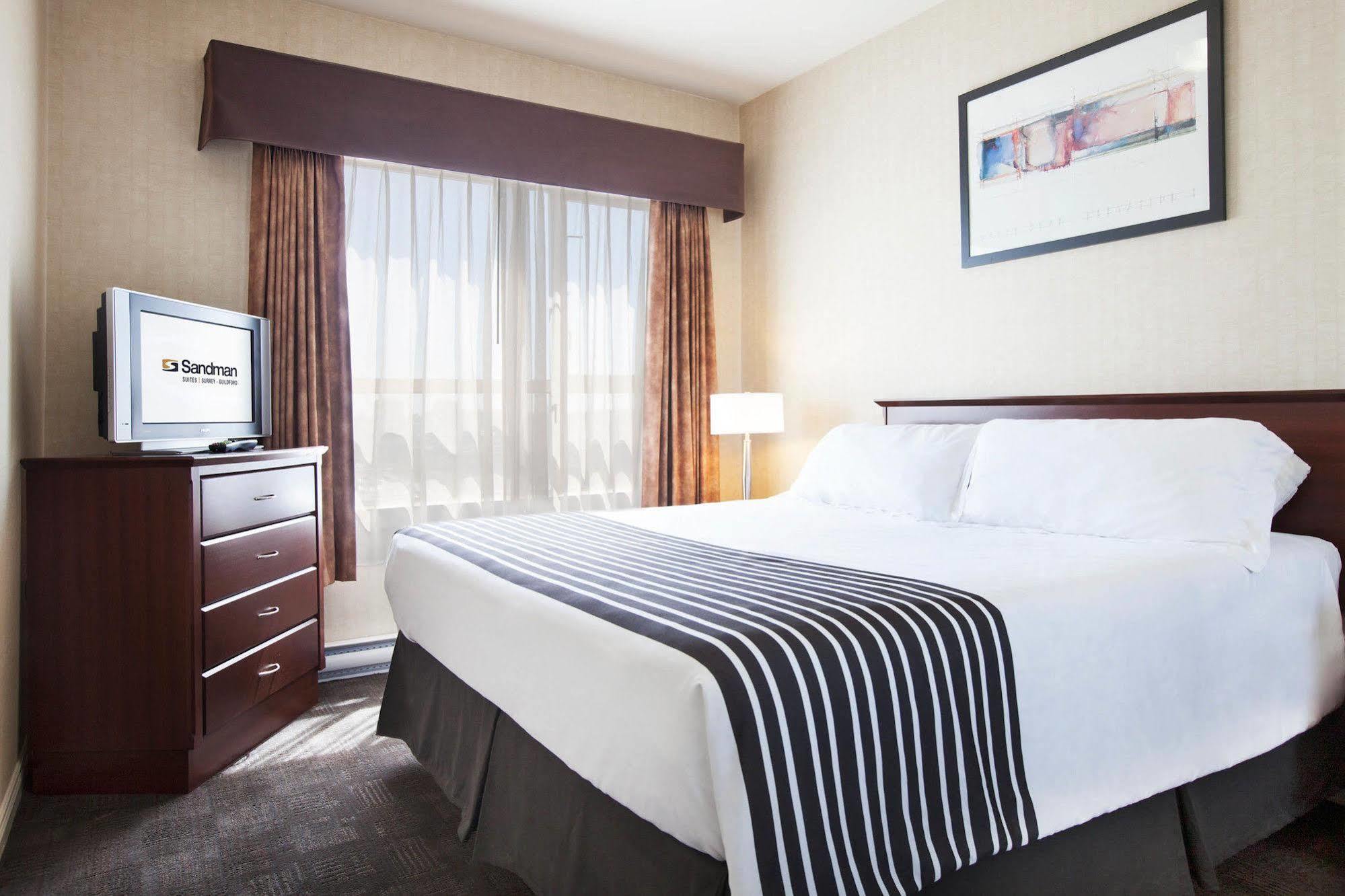Sandman Suites Surrey - Guildford Экстерьер фото