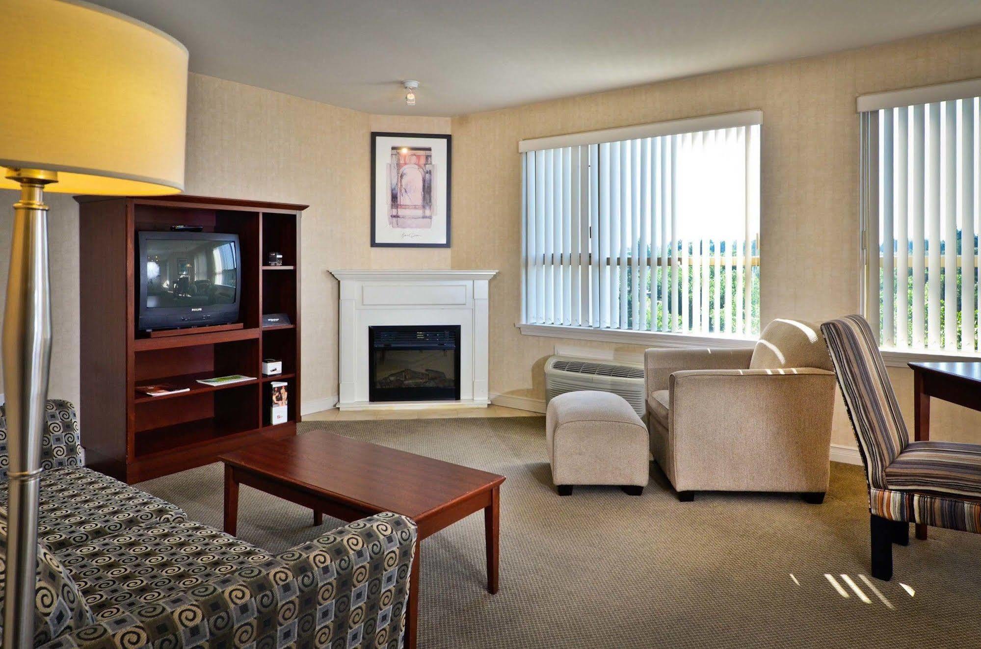 Sandman Suites Surrey - Guildford Экстерьер фото