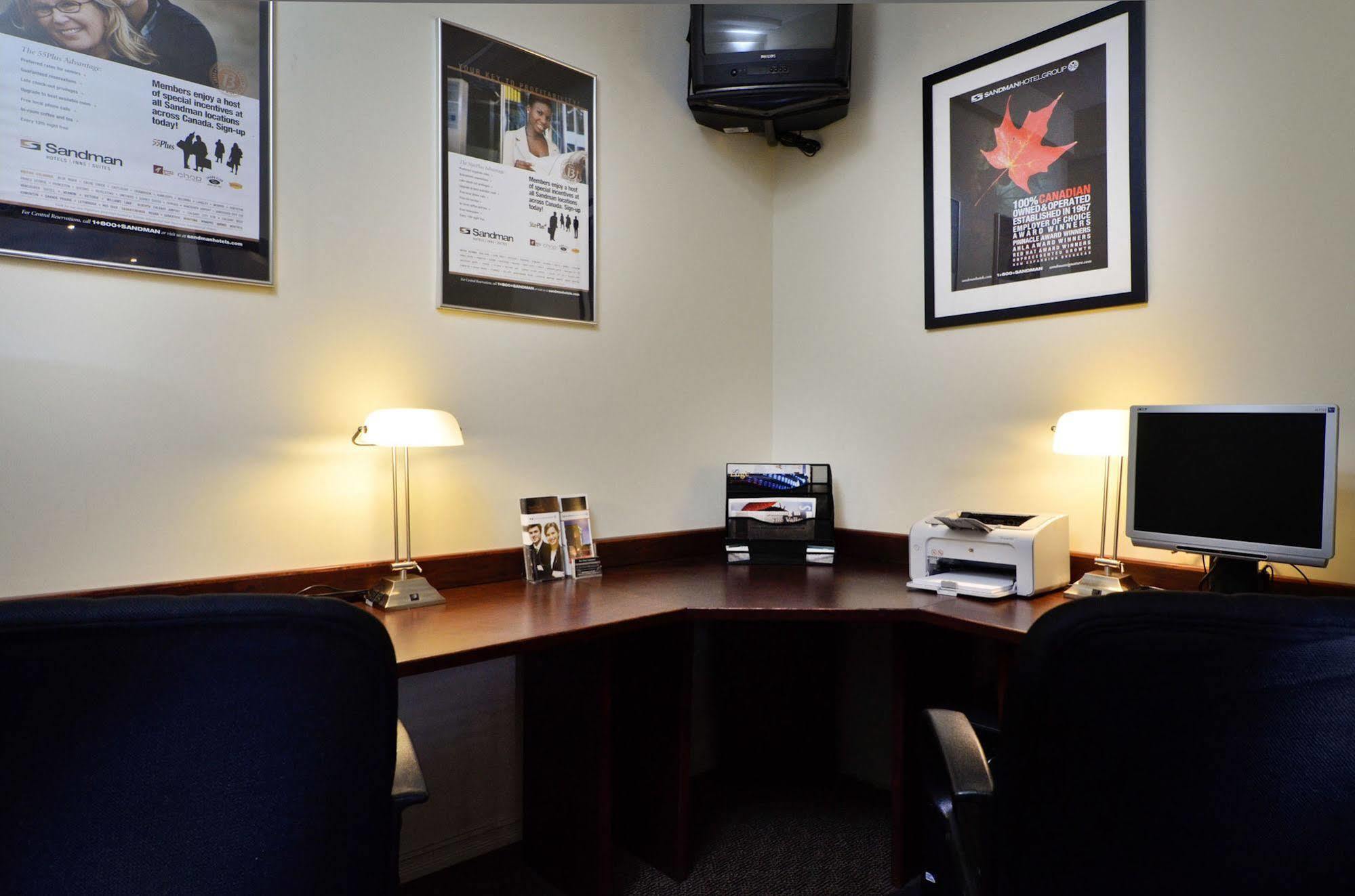 Sandman Suites Surrey - Guildford Экстерьер фото
